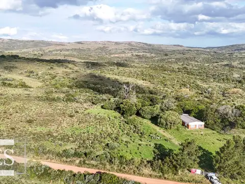 Chacra en venta de 3 ha con casa para reciclar Maldonado Uruguay