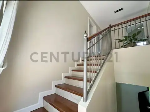 VENTA EL LAUQUEN CASA 5 AMBIENTES CON PISCINA