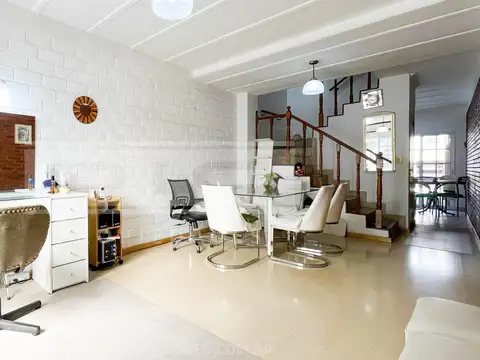 Velez Sarsfield al 6300 entre Emilio Castro y Triunvirato