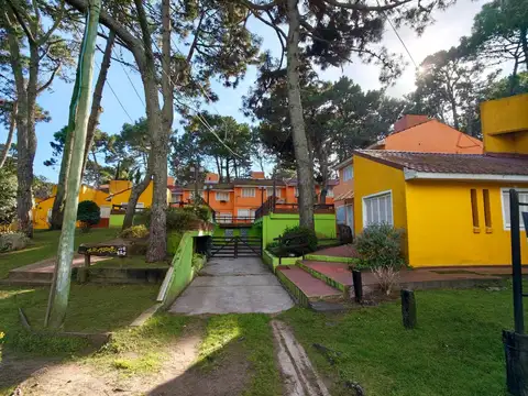 Departamento 2 ambientes con patio a 300mts del mar.
