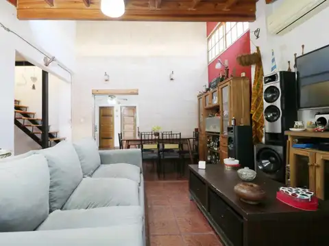 Depto Tipo Casa en Venta con 1 cocheras