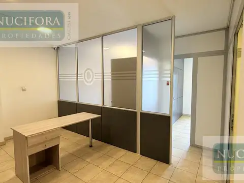 Oficina en Alquiler con 1 cochera