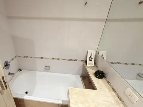 Oficina en Alquiler con 1 cochera