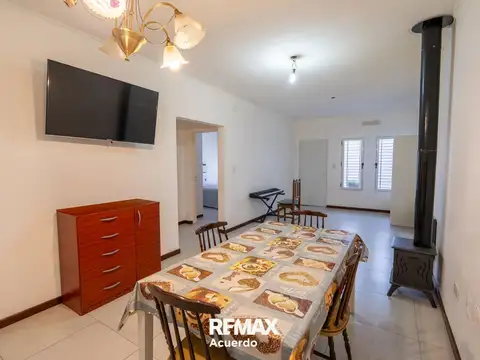 Casa 4 ambientes con 2 baños