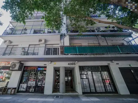 Departamento de 2 ambientes con patio y cocina separada en Saavedra