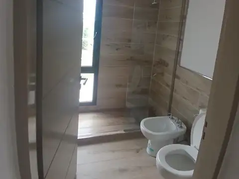 Depto Tipo Casa en Alquiler de 3 ambientes