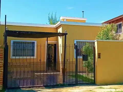 VENTA CASA  AMOBLADA APTO CREDITO   PILAR CENTRO