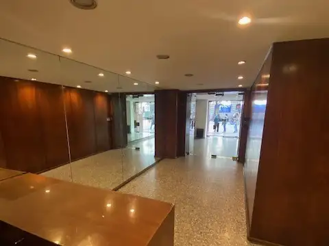 Oficina 4 ambientes con 1 baño