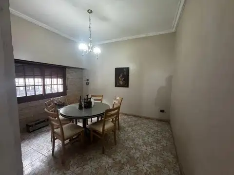 Local Con Vivienda En Venta En Liniers