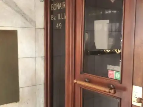 Oficina 2 ambientes con 1 baño