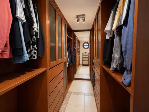 Depto Tipo Casa 4 ambientes con 2 baños