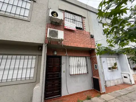 Venta al Duplex 3 ambientes con Patio en Morón
