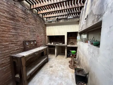 CASA EN VENTA 3 DORMITORIOS CON COCHERA