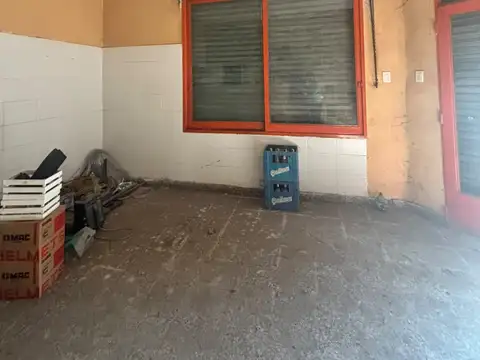 Local en Alquiler en Berazategui, $ 400.000