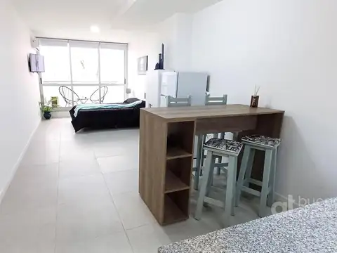 Monoambiente con balcón y amenities en San Telmo en alquiler temporario