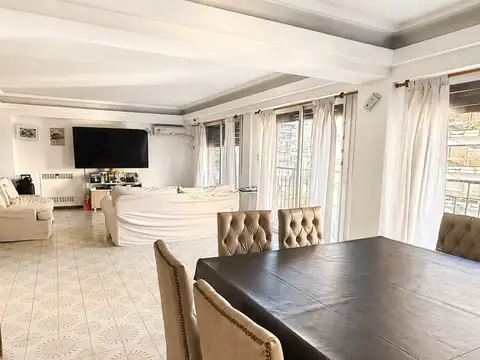 VENTA PISO 6 AMB CON DEP, COCHERA 2 AUTOS FLORES