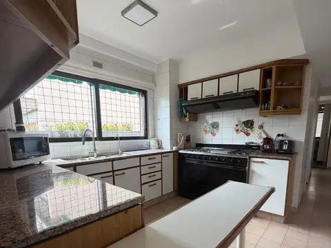 Departamento 5 ambientes con 3 baños