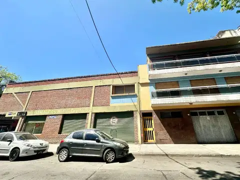VENTA CASA LA BOCA EN ESQUINA CON LOCAL 697m2