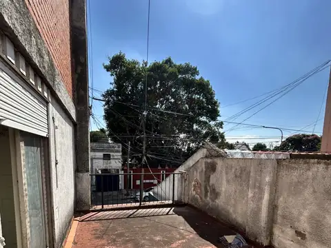 Venta Dos ambientes Frente VIlla Ballester