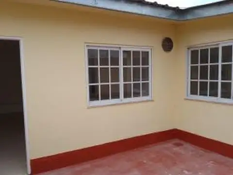 COMPLEJO DE ESTUDIOS, USO PROF/COMERCIAL 1º PISO SIN EXPENSAS COC PATIO Y BÑO. EXC ZONA
