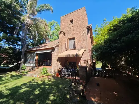 Casa 5 ambientes con 2 baños