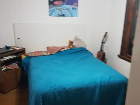 OPORTUNIDAD CASA CENTRO DE FLORENCIO VARELA U$S 100.000.-