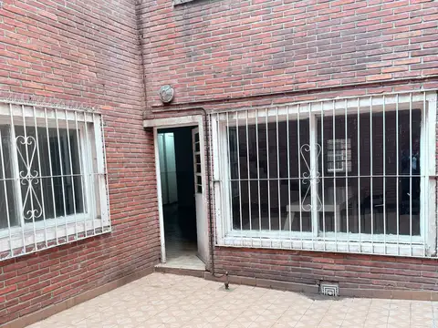 Galpon en Alquiler en Flores, USD 3.500