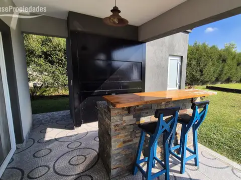 Casa 4 ambientes con 3 baños