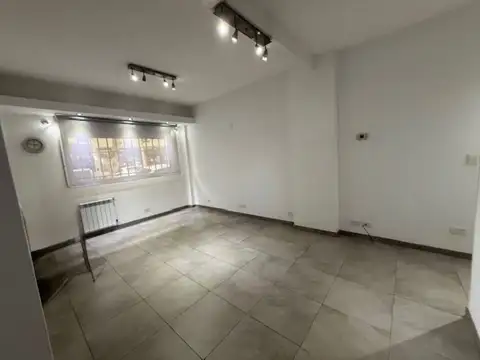 EXCELENTE OFICINA COMERCIAL O PROFESIONAL 3 AMB