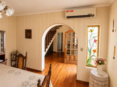 Depto Tipo Casa 4 ambientes con 2 baños