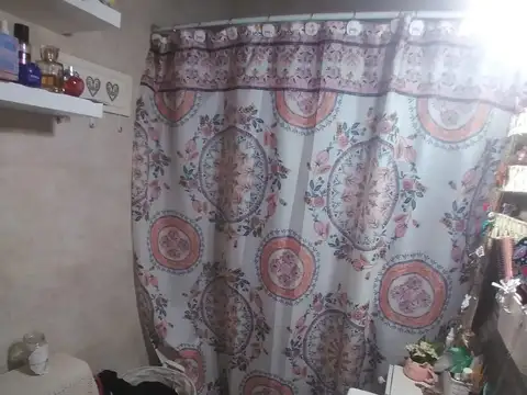 DEPARTAMENTOS NUEVOS - SEIS DEPARTAMENTOS DE DOS AMBIENTES  CADA UNO - LA ALBORADA - BUENA UBICACION