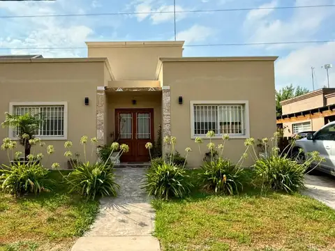 Excelente casa en Loma Verde