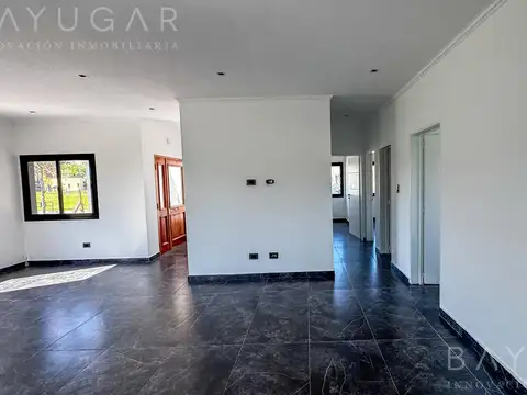 Casa 5 ambientes con 3 baños