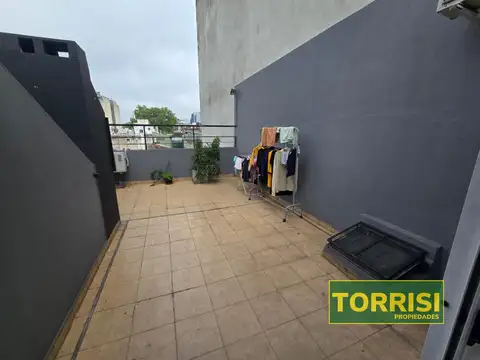 Depto Tipo Casa 3 ambientes con 2 baños