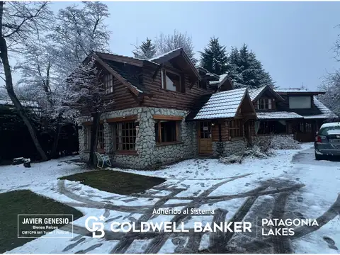 Casa en Venta con 2 cocheras