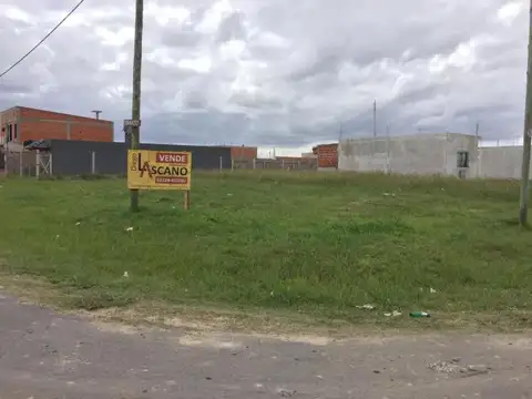 Lote sobre Victorino de la Plaza, Barrio Santa Ana, Glew