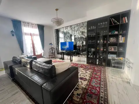 PISO ALTO FRENTE 4 AMB 3 BAÑOS CATEGORIA VINTAGE COCHERA 