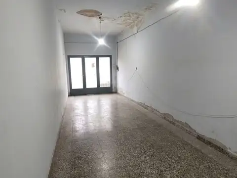 VENTA CASA 6 AMB ISIDRO CASANOVA COCHERA Y PATIO