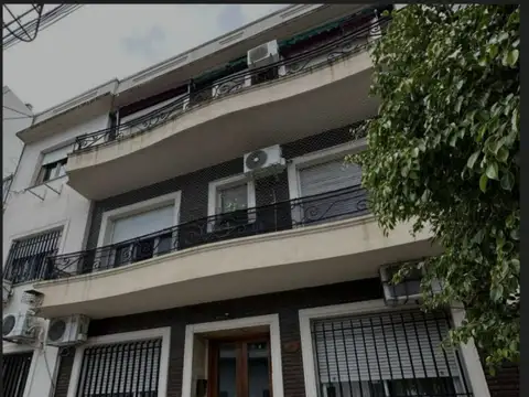 2 AMB X ESC FRENTE BALCÓN 45 MTS VISTA ABIERTA BAJ EXP $22630 DPTO Y EDIF EN ESTADO IMPECABLE 