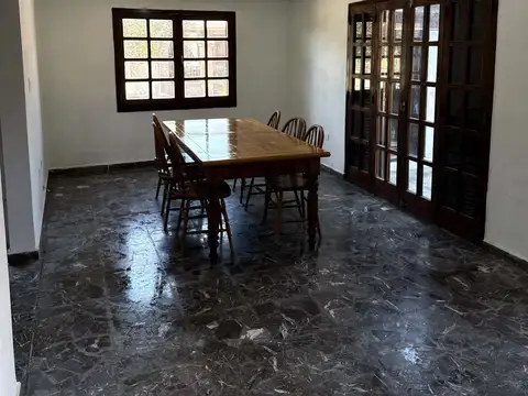 Casa en Alquiler de 3 dormitorios