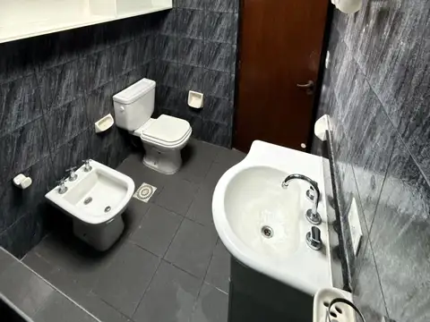 Casa en Alquiler con 1 cochera
