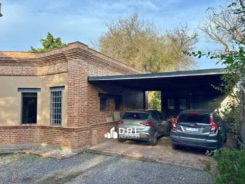 Casa en Venta con 3 cocheras