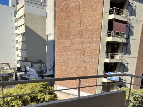 ZEBALLOS 2000, Piso 4