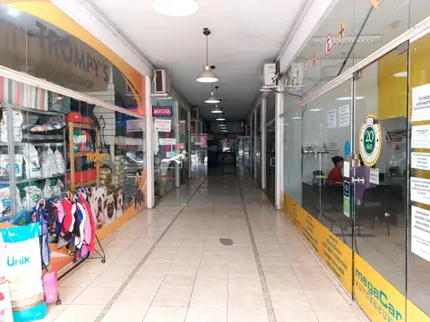 LOCAL A LA CALLE SOBRE AVENIDA SAN MARTIN AL 2200