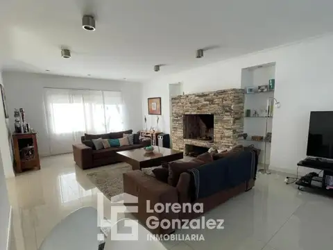 Casa en Venta en Haras Santa María, USD 499.000