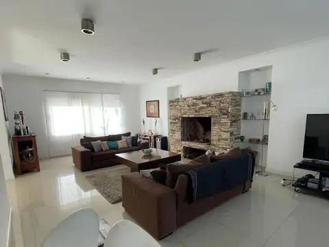 Casa en Venta en Haras Santa Maria, USD 499.000