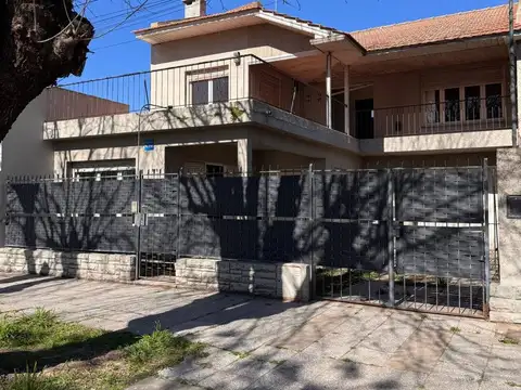 CASA EN VENTA EN PEHUAJÓ 