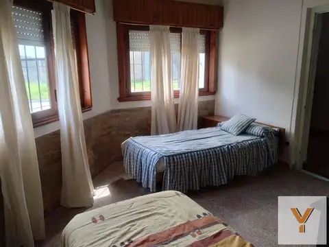 Casa en venta - 2 Dormitorios 1 Baño - Local - Pinamar