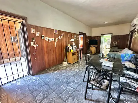 Casa 3 ambientes con 2 baños