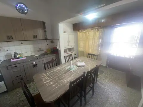 Casa en Alquiler con 1 cochera